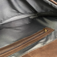 Cargar imagen en el visor de la galería, Maletín laptop cuero café
